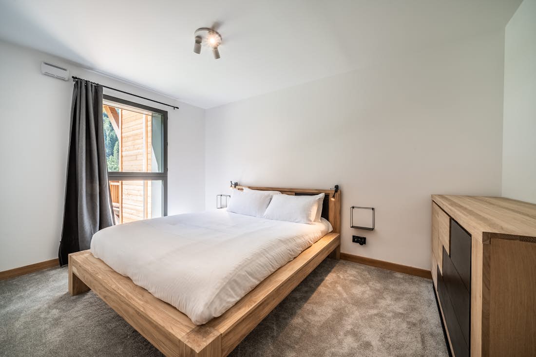 Les Gets accommodation - Apartment Elouera - Cosy double bedroom with views at family apartment Elouera Les Gets