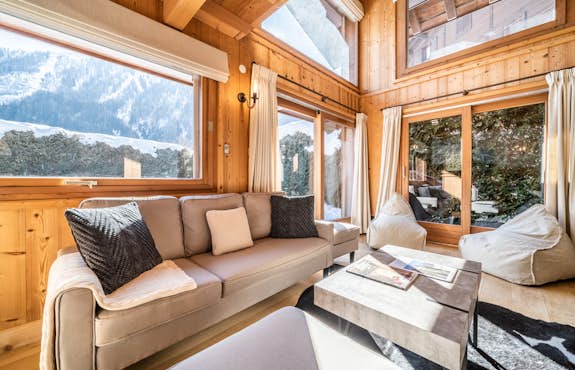 Chalet for 9 guests in Chamonix | Emerald Stay