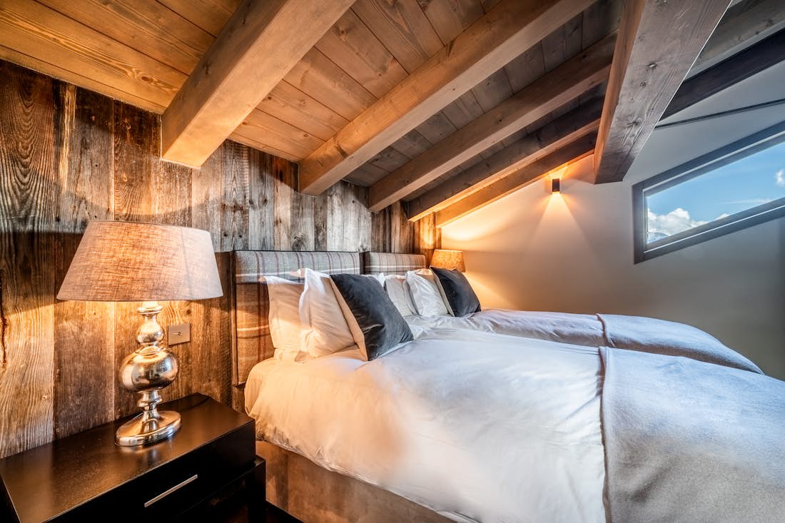 Combloux accommodation - Chalet Purdey - Cosy double bedroom at mountain views chalet Purdey in Combloux