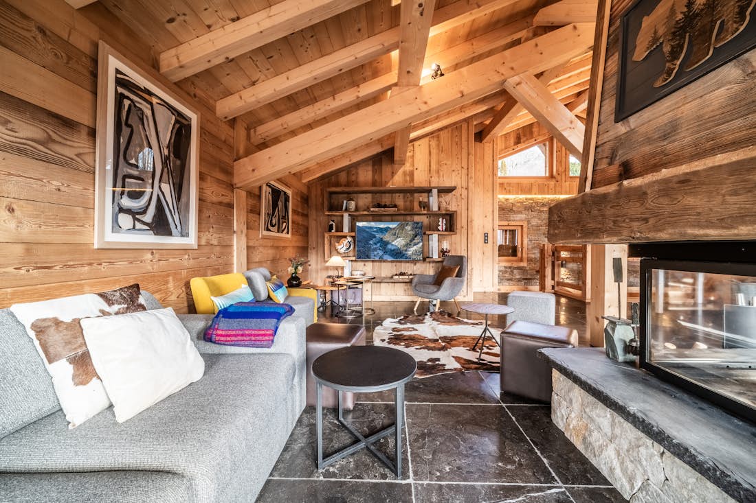 Morzine location - Chalet Heavenly - Living room with mountain views family in Chalet Hellebore Montriond
