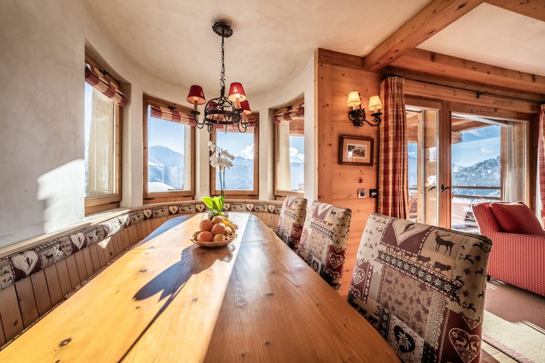Verbier accommodation - Apartment Capel - Dinning room in Capel in Verbier 