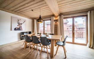 Courchevel accommodation - Apartment Cervino - Beautiful open plan dining room ski apartment Cervino Courchevel Moriond