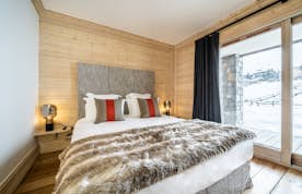 Luxury double ensuite bedroom ski in ski out apartment Mirador 1850 A Courchevel 1850