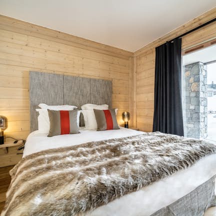 Apartment for 6 people in Courchevel | Emerald Stay
