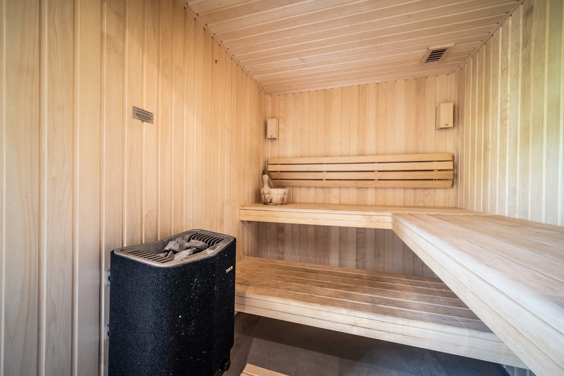 Morzine accommodation - Chalet Nelcote - Private sauna with hot stones hotel services chalet Nelcôte Morzine