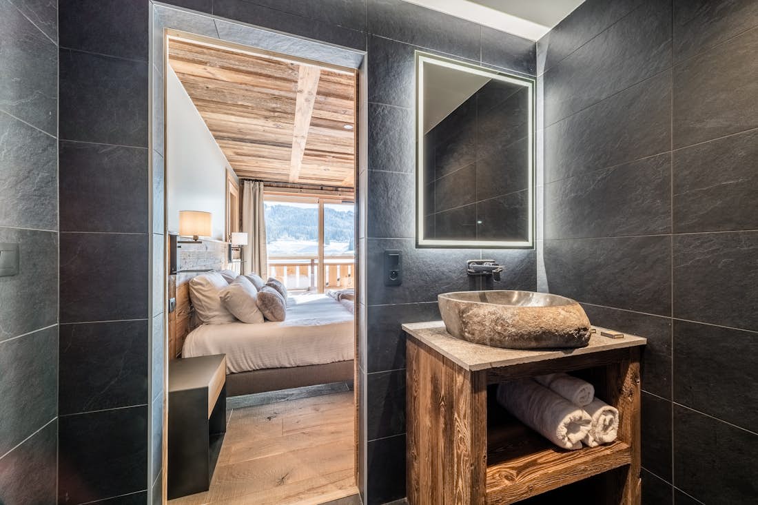 Les Gets accommodation - Chalet Floquet de Neu  - Luxury double ensuite bedroom at mountain views chalet Floquet de Neu Les Gets