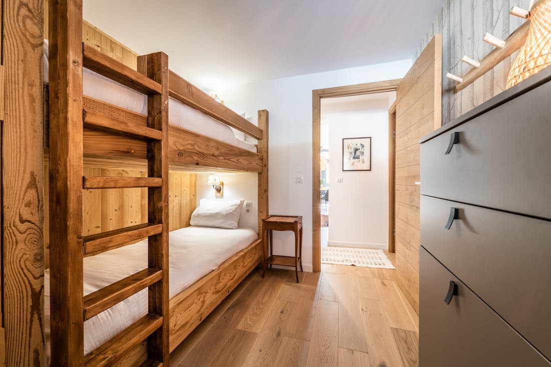 Chamonix accommodation - Apartment Le Gui - Cosy bedroom for kids in ski apartment Le Gui Chamonix