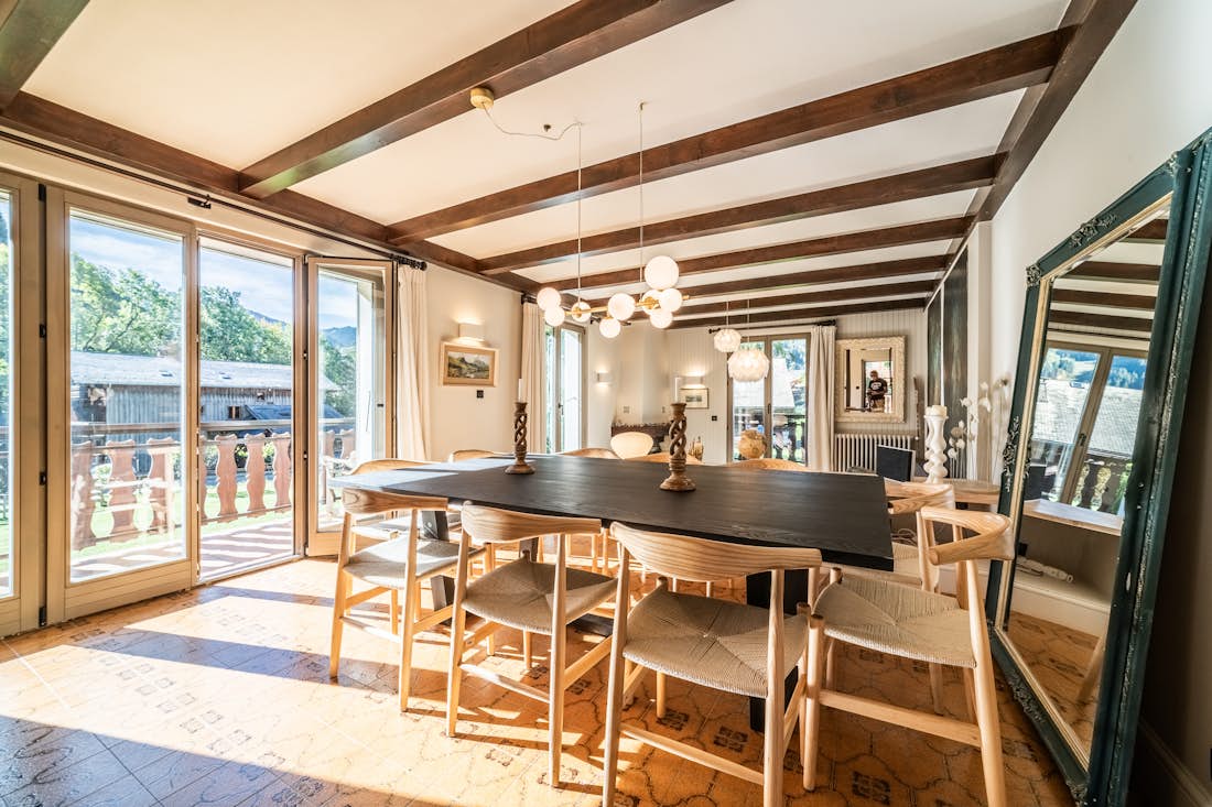 Morzine accommodation - Chalet La Rose de Clairiere  - Beautiful open plan dining room at family Chalet La Rose en Clairieree Morzine