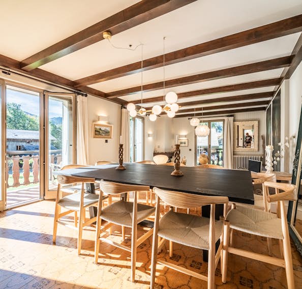 Morzine accommodation - Chalet La Rose de Clairiere  - Beautiful open plan dining room family Chalet La Rose en Clairiere Morzine