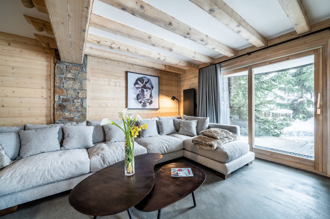 Courchevel accommodation - Apartment Mirador 1850 A - Cosy alpine living room in ski in ski out apartment Mirador 1850 A Courchevel 1850