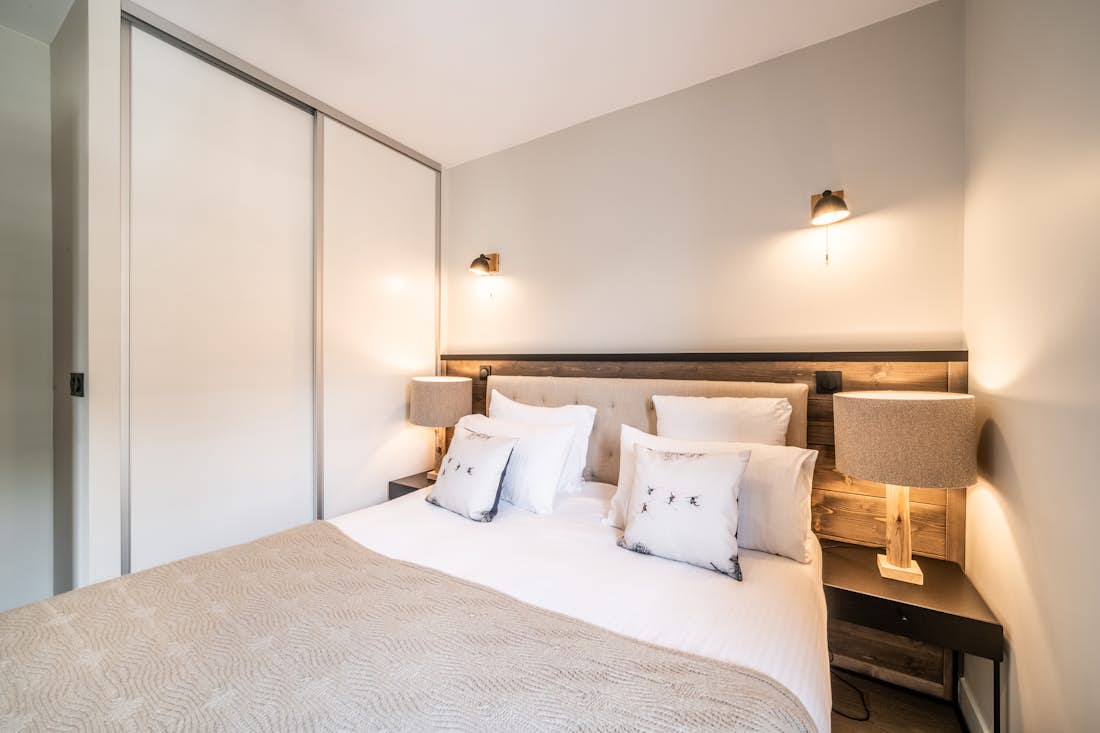 Chamonix accommodation - Apartment Kalmia - Luxury double ensuite bedroom at ski apartment Ski apartment Kalmia Chamonix