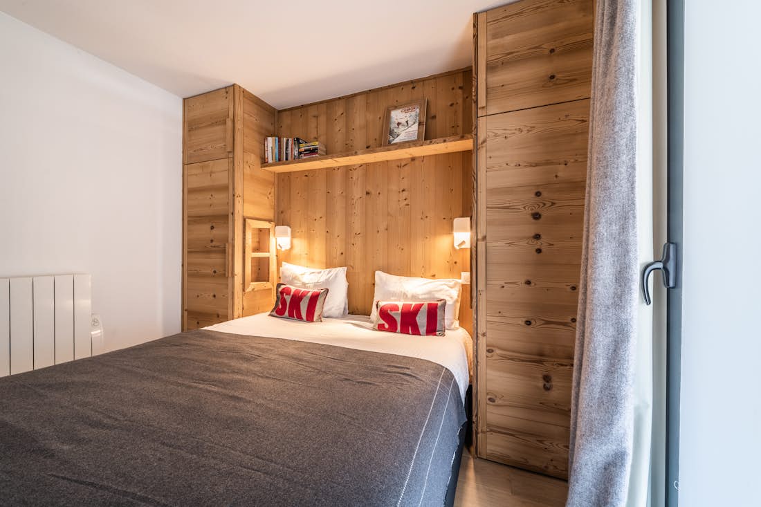 Chamonix accommodation - Apartment Le Gui - Luxury double ensuite bedroom at ski apartment Le Gui Chamonix
