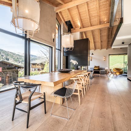 Prestigious chalet with a fireplace, a hot tub and a sauna in Morzine