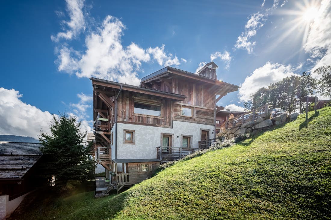 Combloux accommodation - Chalet Purdey - Exterior Chalet Purdey with mountain views in Combloux