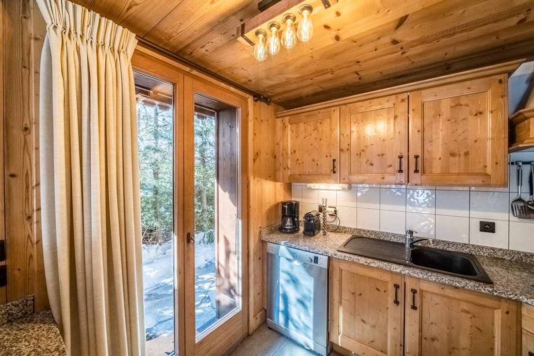 Chamonix accommodation - Chalet Olea  - Open space kitchen at chalet Olea in Chamonix