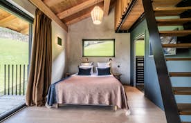 Verbier alojamiento - Chalet Nelcote - Contemporary double bedroom bed linen eco-friendly chalet Nelcôte Morzine