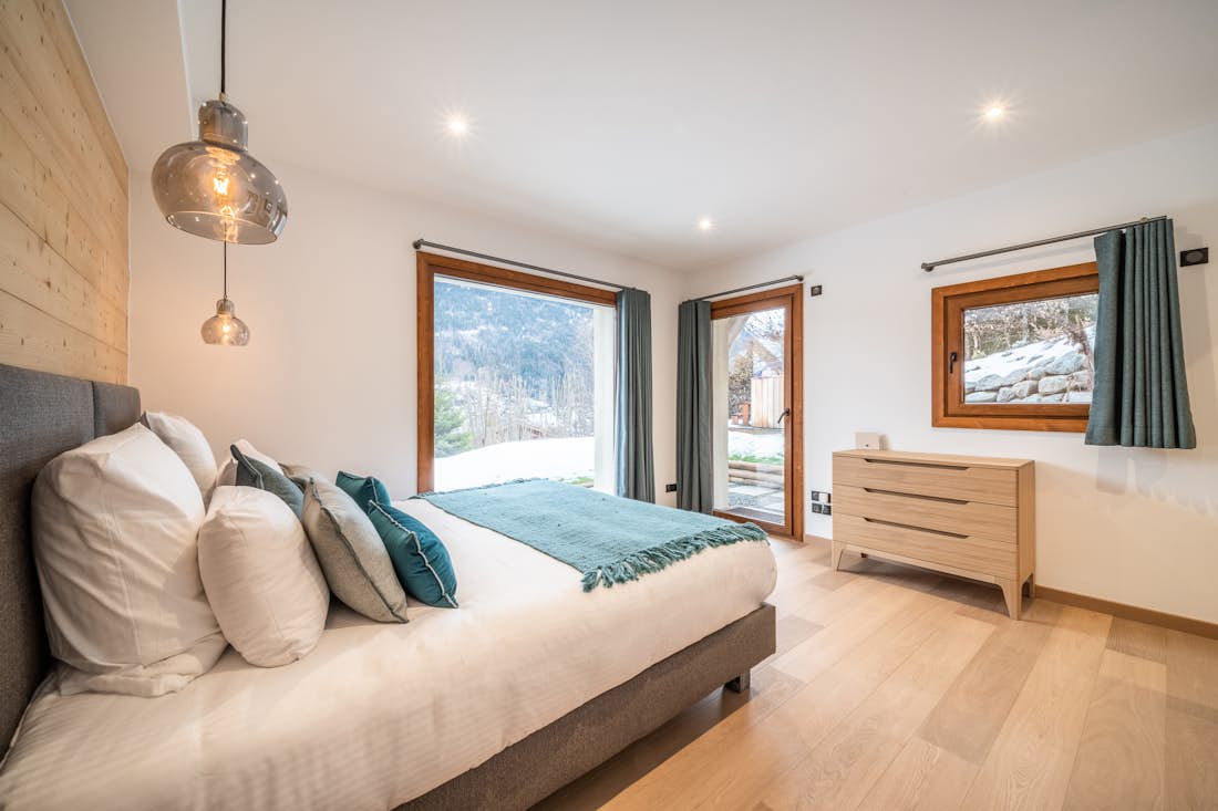 Saint-Gervais accommodation - Chalet Arande - Luxury double ensuite bedroom at ski chalet Arande Saint Gervais