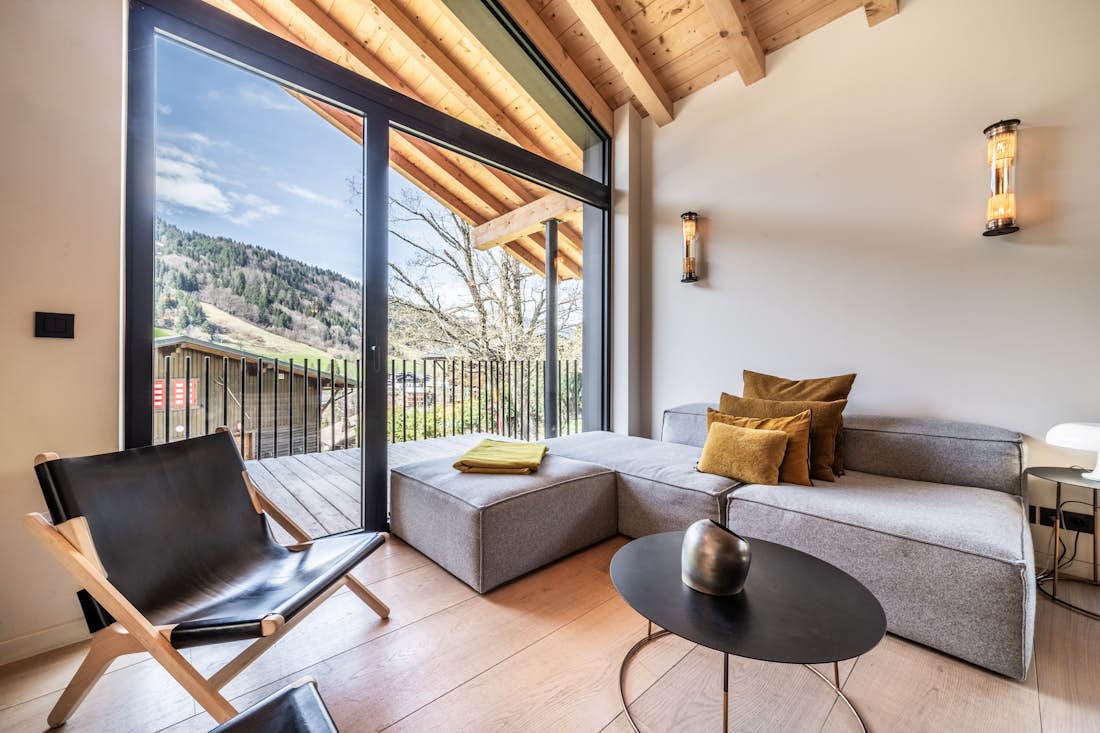 Morzine accommodation - Chalet Nelcote - Living room with natural light in luxury ski chalet chalet Nelcôte Morzine