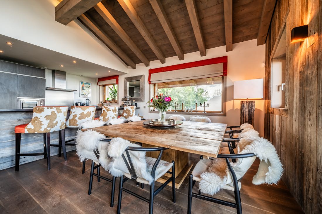 Combloux location - Chalet Purdey - Une cuisine contemporaine dans le appartement Cortirion vues sur la montagne à Megève