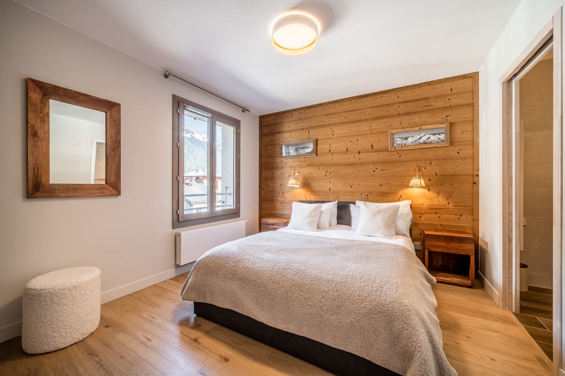 Chamonix accommodation - Apartment Kabano - Luxury double ensuite bedroom at ski apartment Ski apartment Kabano Chamonix