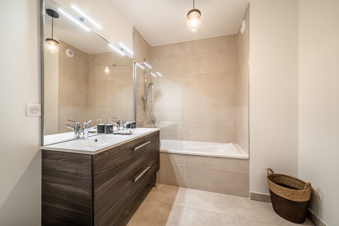 Megeve accommodation - Apartment Centaurea - Bathroom in Apartment Centaurea Megeve