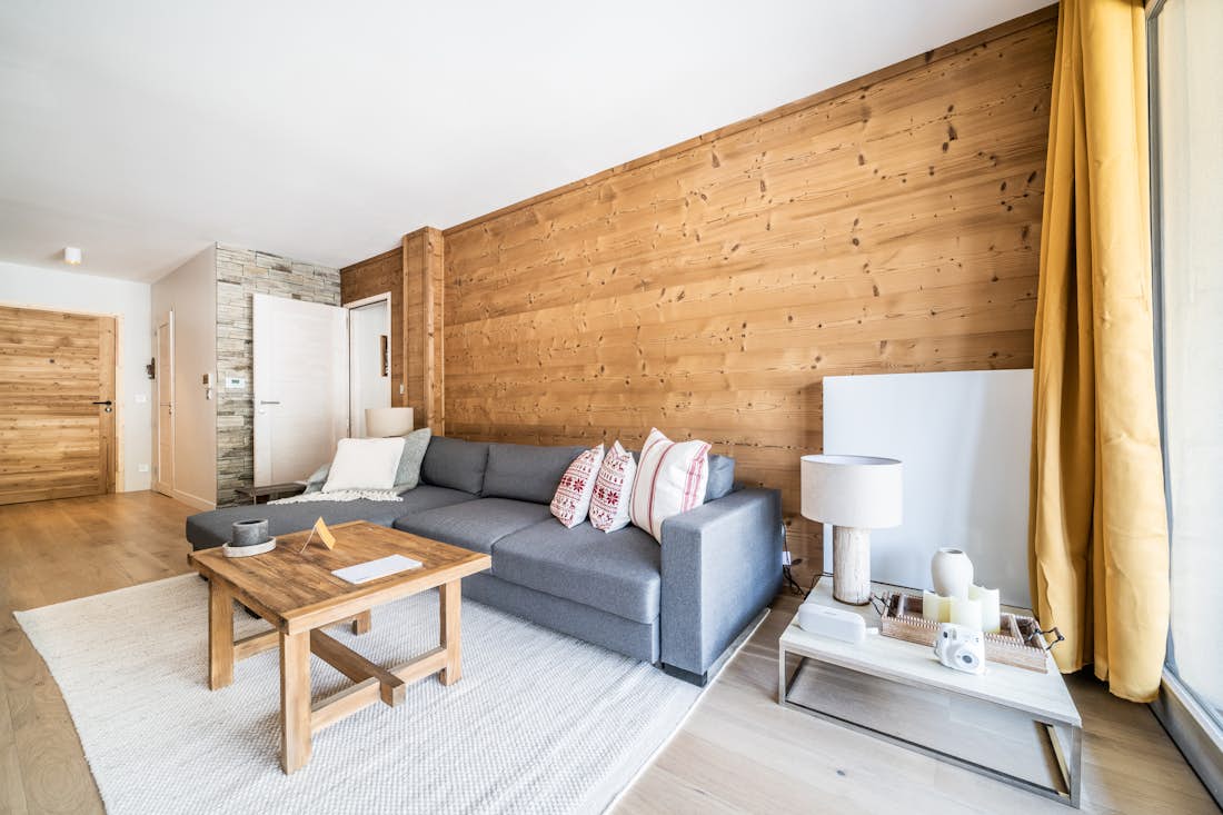 Chamonix accommodation - Apartment Kabano - Spacious alpine living room in ski apartment Ski apartment Kabano ChamonixChamonix