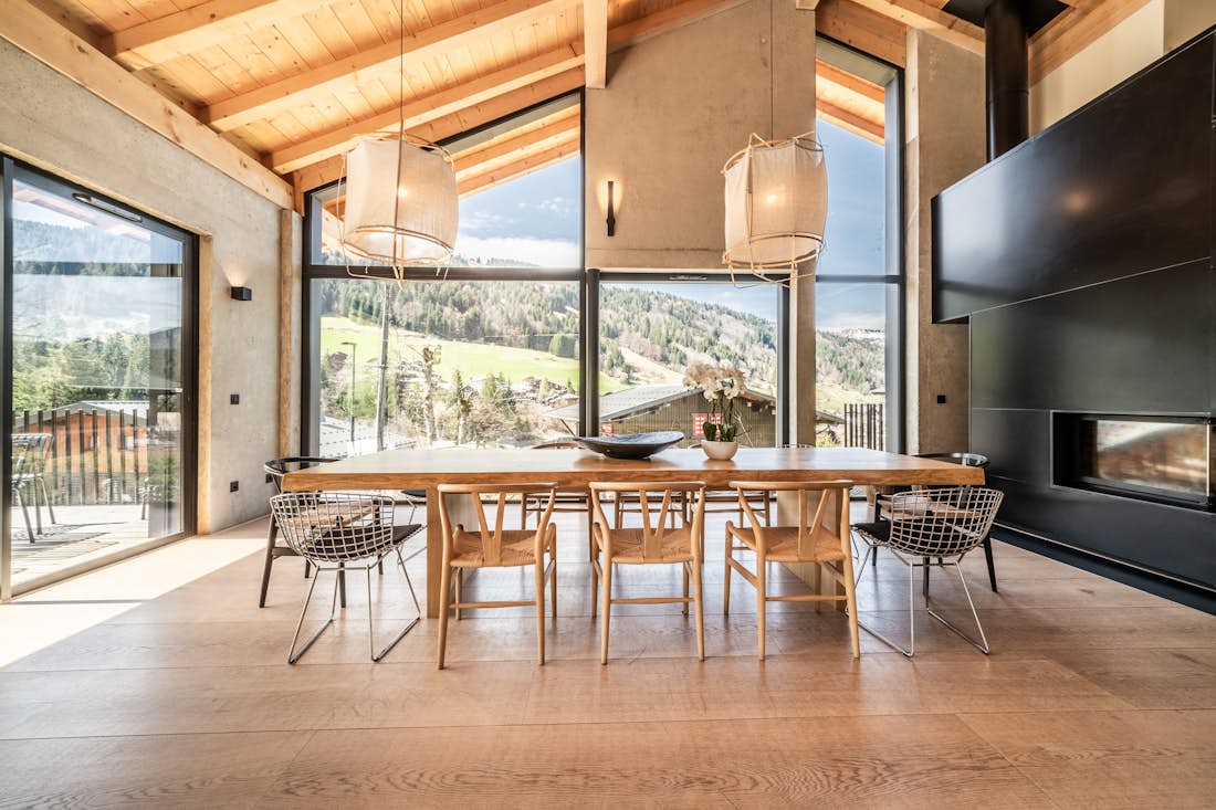 Verbier alojamiento - Chalet Nelcote - Contemporary dining room in luxury family chalet Nelcôte Morzine
