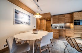 Belle salle à manger ouverte appartement de luxe terrasse privée  Valvisons Les Houches