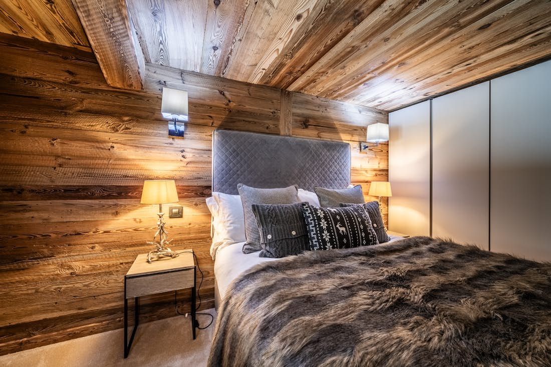 Les Carroz d’Araches accommodation - Chalet La Ferme du Gron - Cozy luxury Ensuite Double bedroom in Chalet La Ferme du Gron