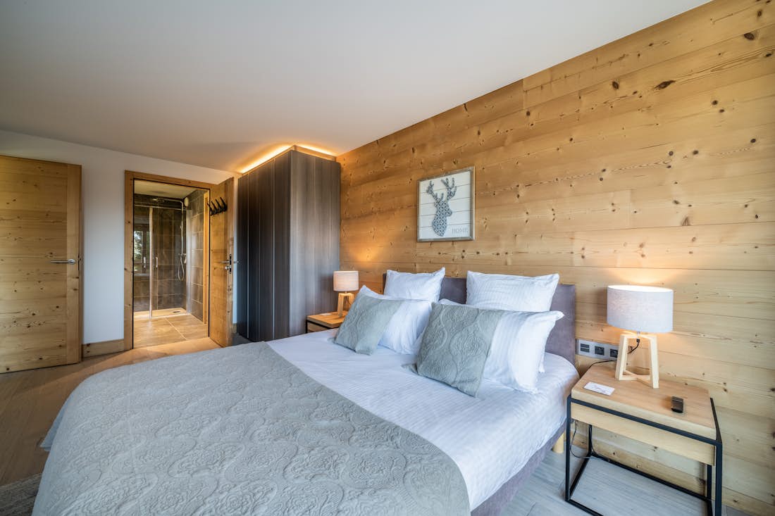 Megeve accommodation - Apartment Cortirion - Cosy double bedroom at mountain views apartment Cortirion Megeve