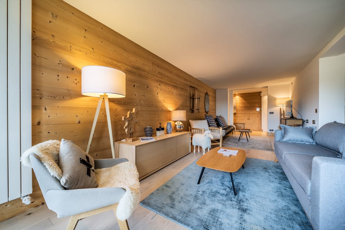 Spacious alpine living room family apartment Cortirion Megeve