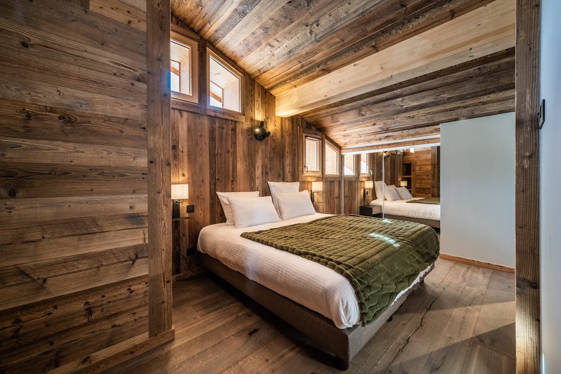 Chambre double moderne salle de bain chalet de luxe vues sur la montagne Floquet de Neu Les Gets