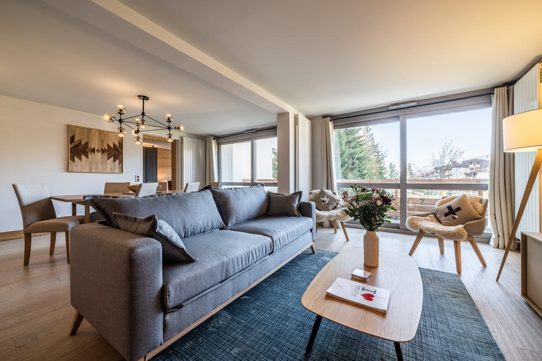 Salon confrotable appartement vues sur la montagne Cortirion Megève