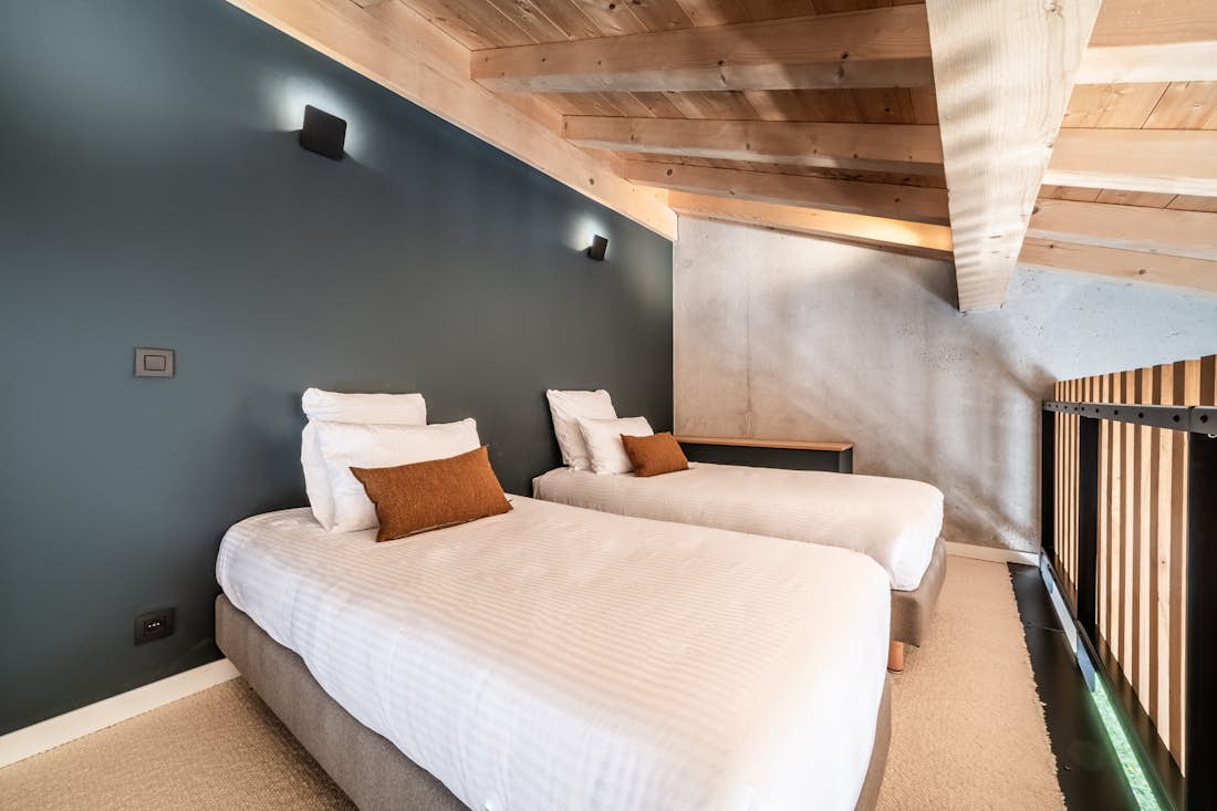 Morzine accommodation - Chalet Nelcote - Twin bedroom joined to double ensuite bedroom in eco-friendly chalet Nelcôte Morzine