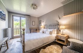 Morzine accommodation - Chalet La Rose de Clairiere  - Luxury double bedroom family Chalet La Rose en Clairiere Morzine