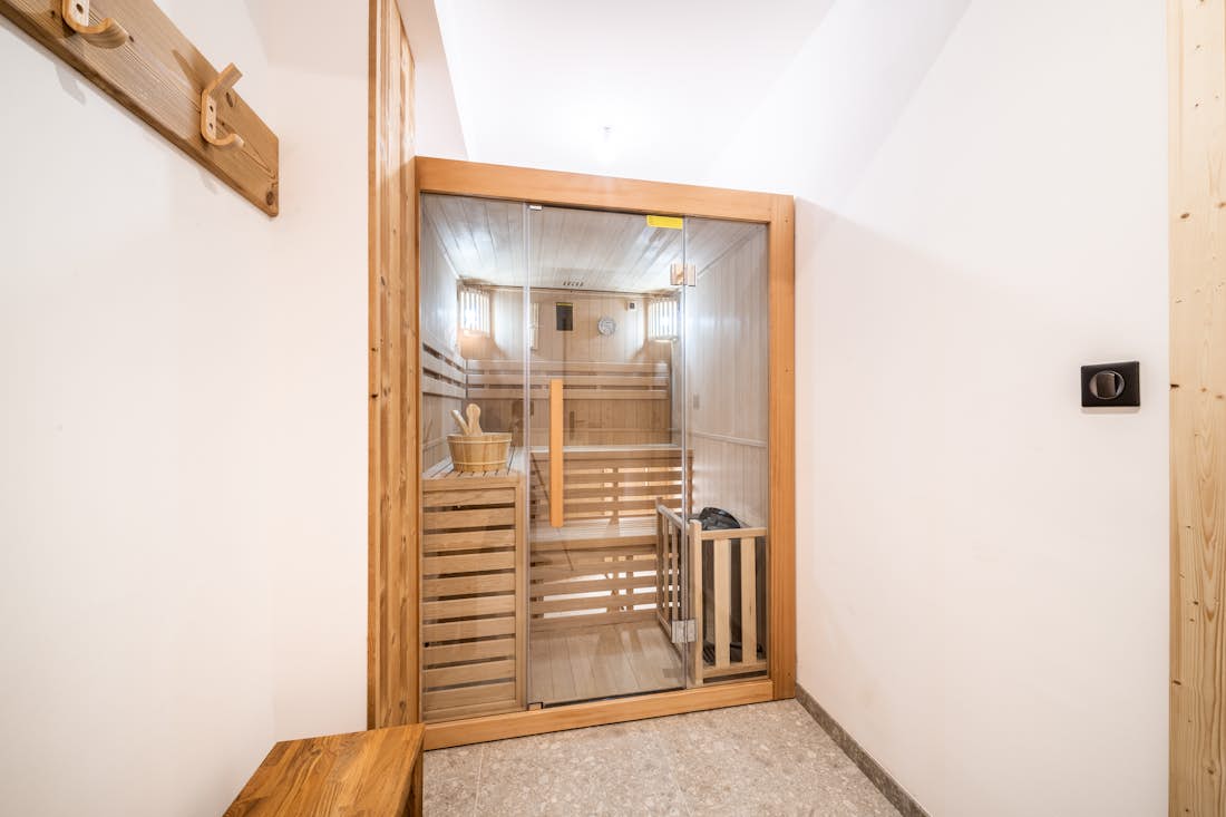 Sauna privé pierres chaudes chalet de luxe familial Arande Saint Gervais