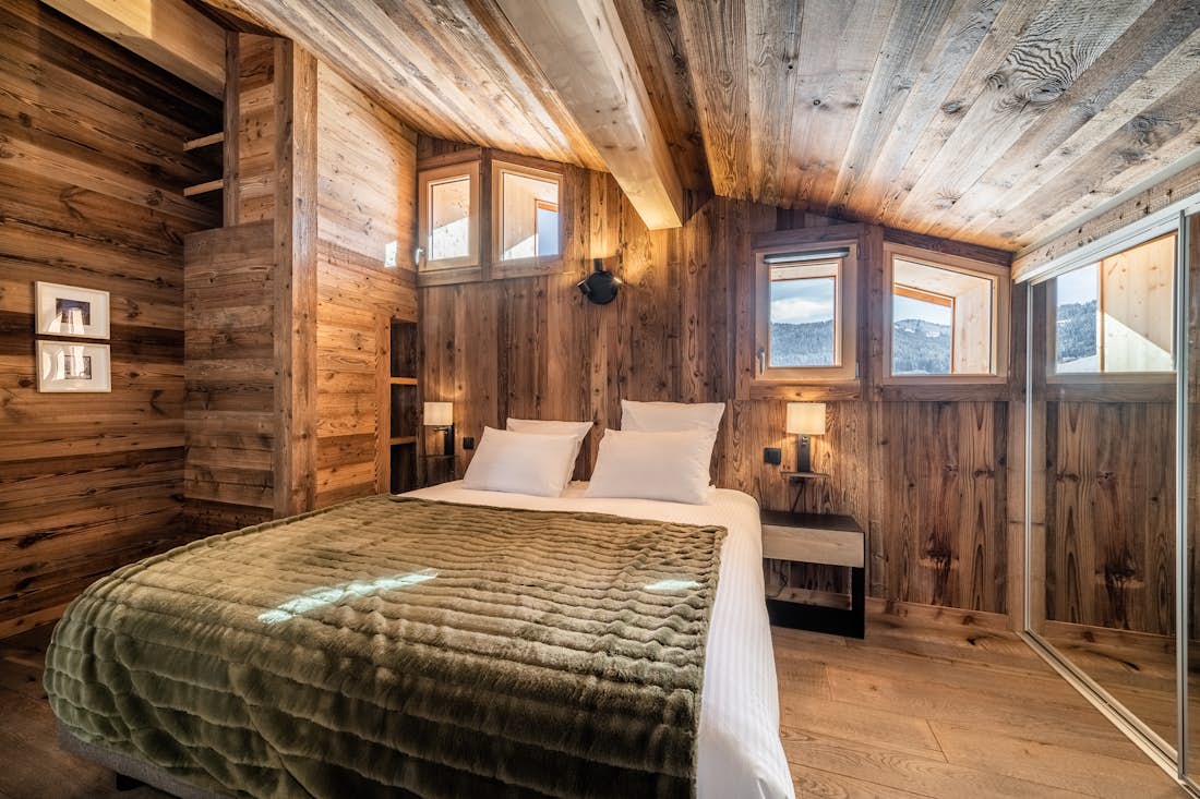 Luxury double ensuite bedroom mountain views chalet Floquet de Neu Les Gets
