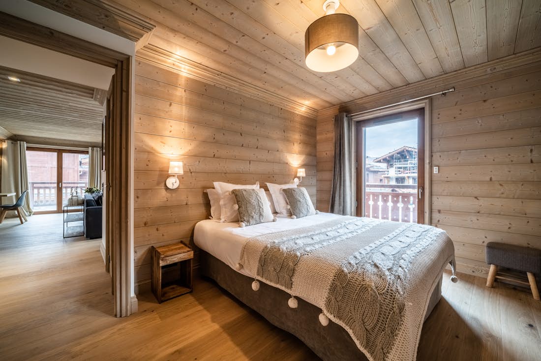 Chambre double moderne salle de bain appartement de luxe ski Cervino Courchevel Moriond