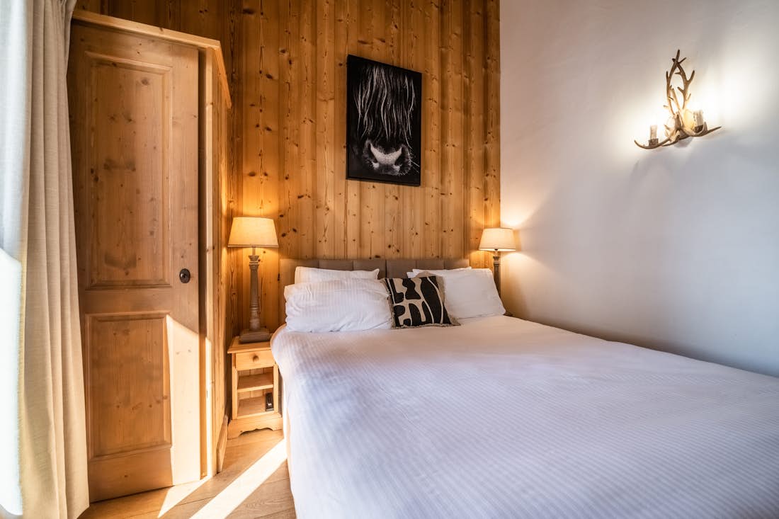 Chambre double confortable vue montagne chalet familial Olea Chamonix