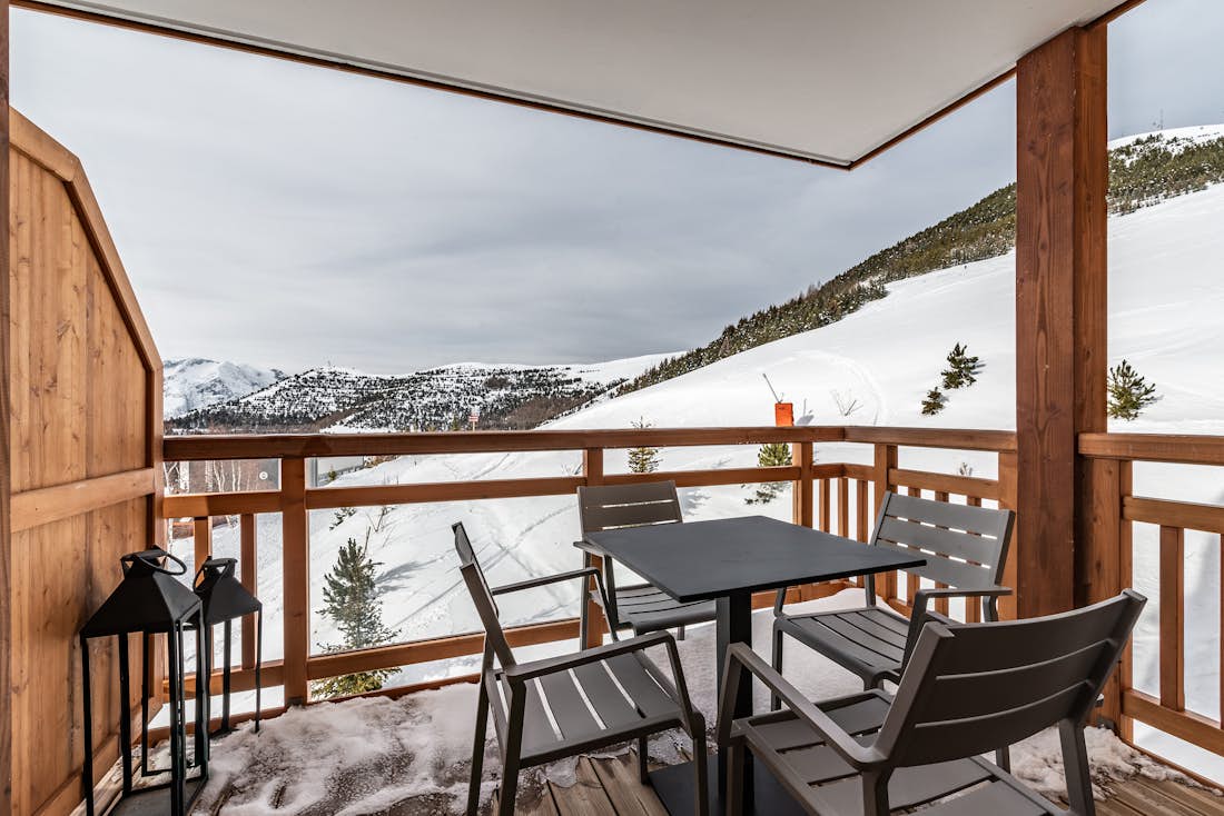 Alpe d’Huez accommodation - Apartment Thuja - Large terrace in luxury ski in ski out apartment Thuja in Alpe d'Huez