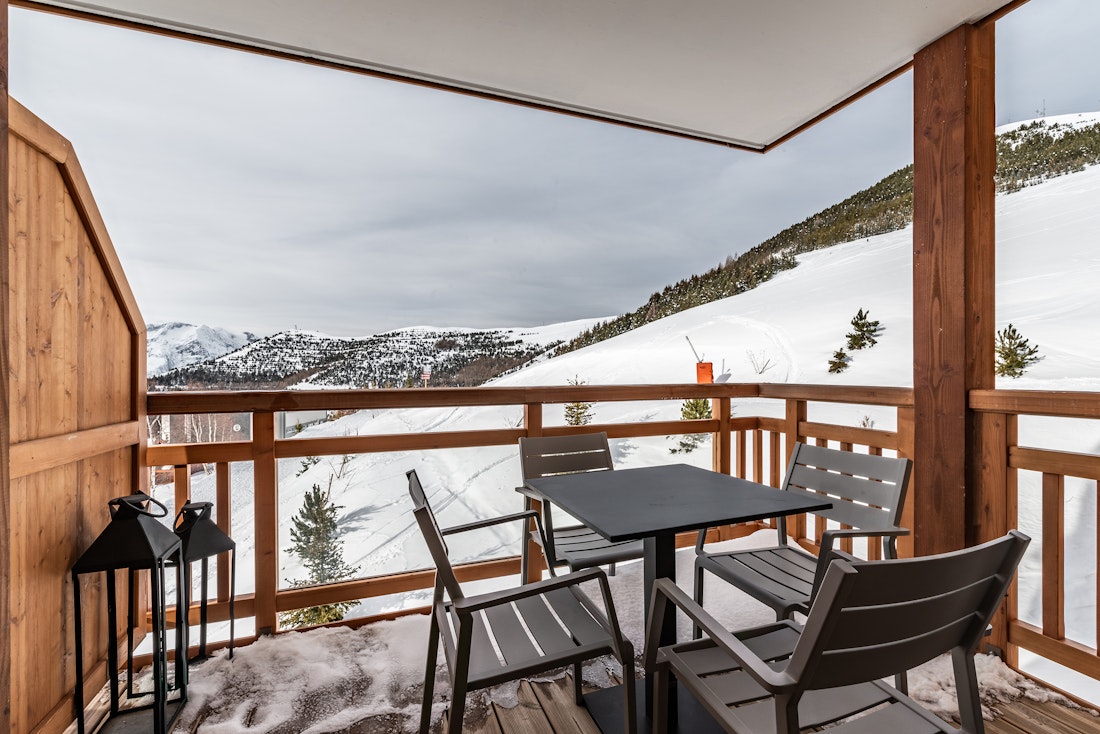 Large terrace luxury ski in ski out apartment Thuja Alpe d'Huez