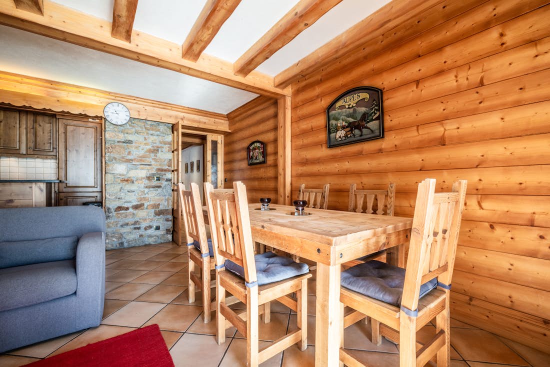Beautiful open plan dining room ski in ski out apartment Mirador 1850 B Courchevel 1850