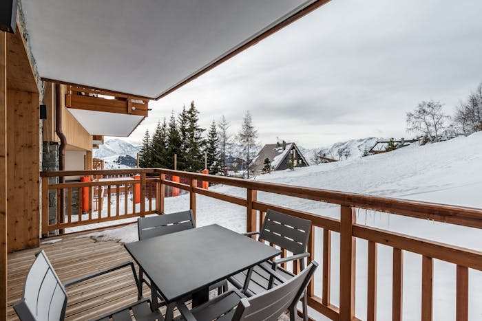 Large terrace luxury ski in ski out apartment Sorbus Alpe d'Huez