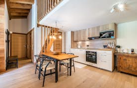 Fully-equipped modern luxury kitchen Celosia apartment Chamonix