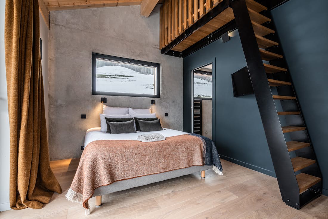 Contemporary double bedroom bed linen eco-friendly chalet Nelcôte Morzine