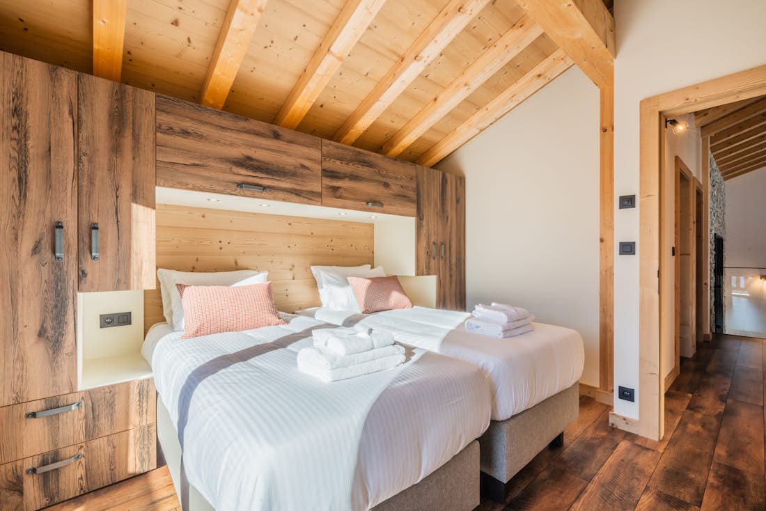 Morzine accommodation - Chalet Azobe - Modern bedroom for kids in family Chalet Azobe Morzine