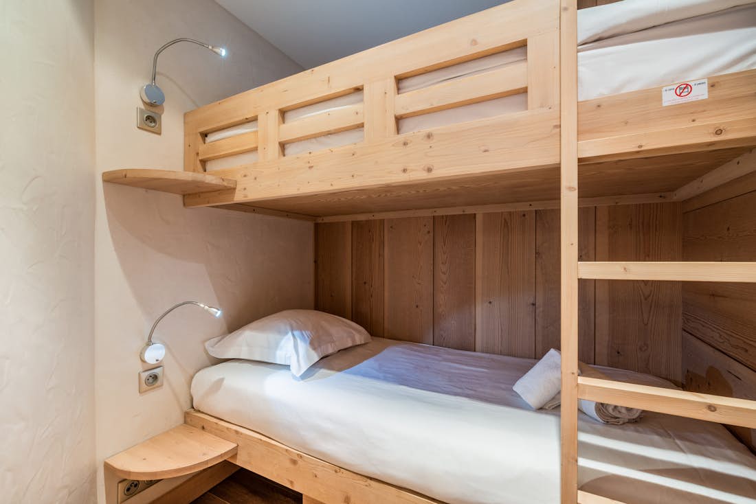 Courchevel accommodation - Apartment Itauba - Cosy bedroom for kids in luxury ski in ski out apartment Itauba Courchevel 1850