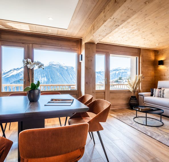 Cosy alpine living room ski in ski out apartment Itauba Courchevel 1850