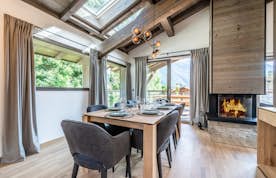Chamonix accommodation - Chalet Jatoba - Beautiful open plan dining room family chalet Jatoba Chamonix