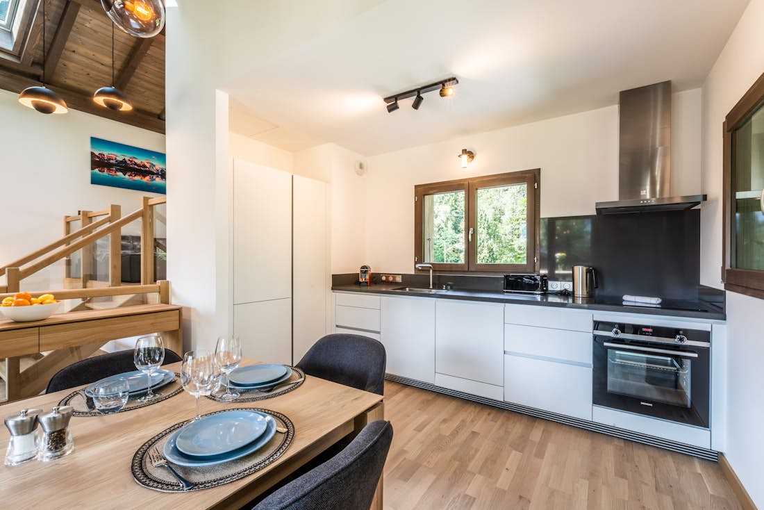Chamonix accommodation - Chalet Jatoba - Contemporary kitchen in luxury family chalet  Jatoba in Chamonix